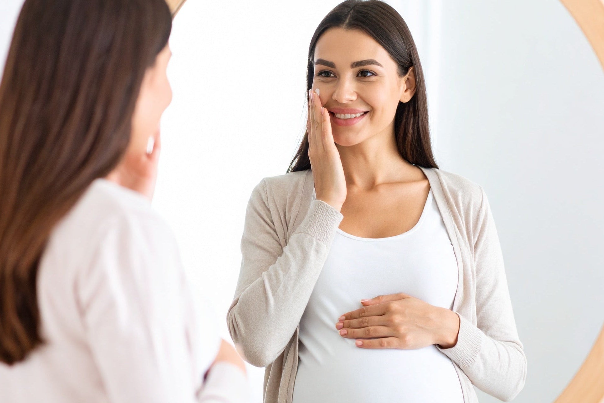 Annelik Işıltısını Korumak: Gebelik ve Emzirme Dönemi İçin Güvenli Bakım Rehberi